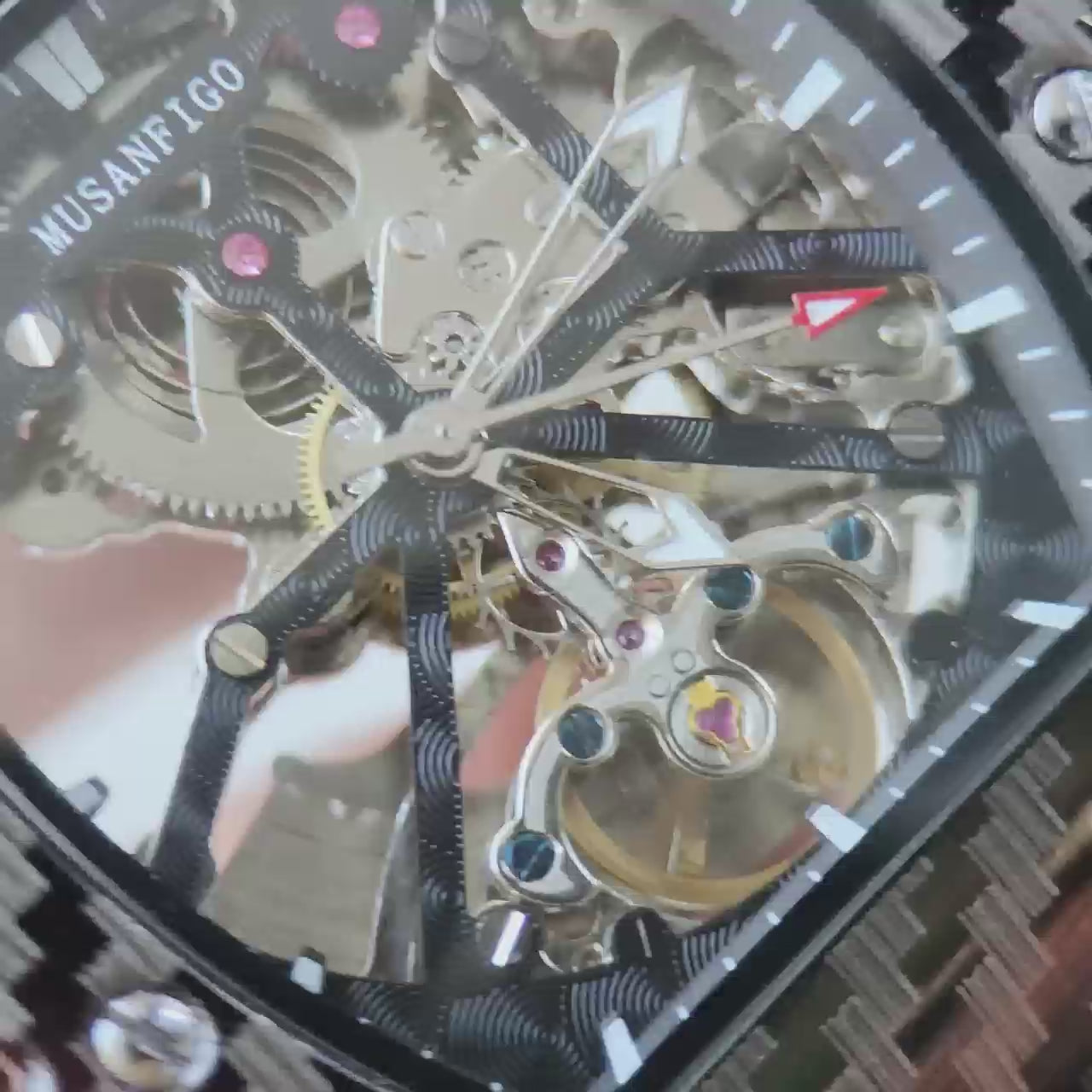 musanfigo-mf08-classic-tonneau-skeleton-automatic-watch.mp4
